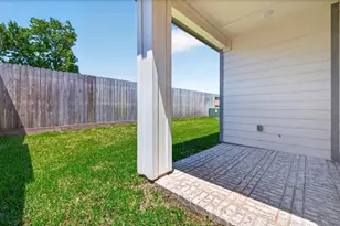 702 Sonfield Dr, Stafford, TX 77477 - Photo 29