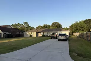 3231 W Meadow Ln, Dickinson, TX 77539 - Photo 1