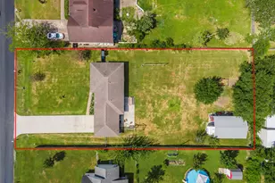3231 W Meadow Ln, Dickinson, TX 77539 - Photo 3