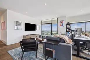 1701 Hermann Dr, Houston, TX 77004 - Photo 11