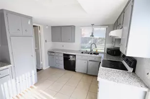 10703 Sageberry Dr, Houston, TX 77089 - Photo 19