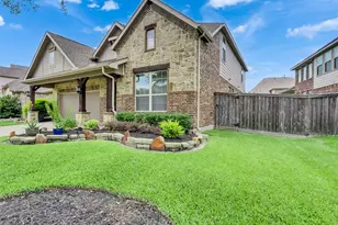 10602 Paula Bluff Ln, Cypress, TX 77433 - Photo 5