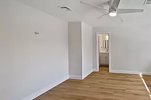 5743 Ludington Dr, Houston, TX 77035 - Photo 13