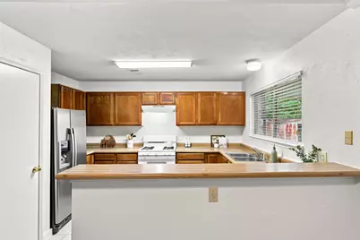 10846 W Mulberry Drive, La Porte, TX 77571 - Photo 13