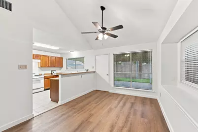 10846 W Mulberry Drive, La Porte, TX 77571 - Photo 9