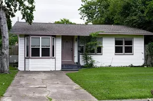 616 17th Ave N, Texas City, TX 77590 - Photo 1