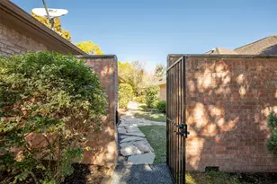 2434 Fairway Pointe Dr, League City, TX 77573 - Photo 27