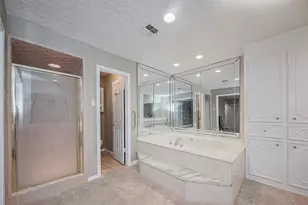 4015 Black Locust Dr, Houston, TX 77088 - Photo 35