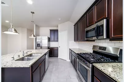 8307 Oakleaf Meadow Court, Rosharon, TX 77583 - Photo 9