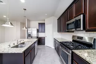 8307 Oakleaf Meadow Ct, Rosharon, TX 77583 - Photo 9