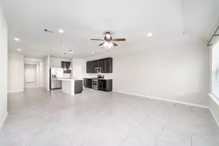 8307 Oakleaf Meadow Ct, Rosharon, TX 77583 - Photo 7