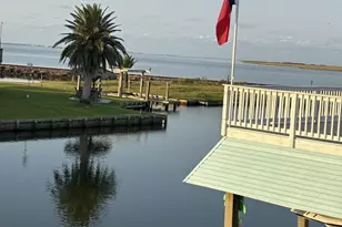 1255 Sailfish St, Bayou Vista, TX 77563 - Photo 1