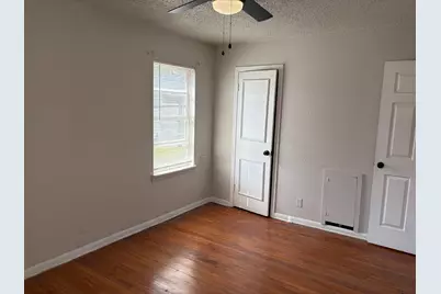 5530 Lakefield Drive, Houston, TX 77033 - Photo 19
