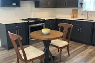 4703 Park Dr, Houston, TX 77023 - Photo 3