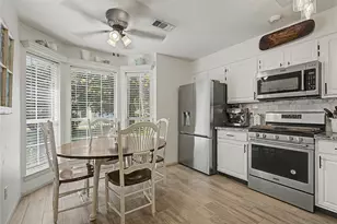 59 Laughing Brook Ct, The Woodlands, TX 77380 - Photo 11