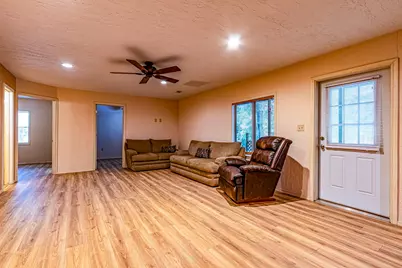 319 Ashley, Livingston, TX 77351 - Photo 5