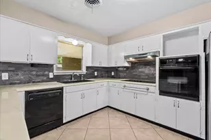 243 Empress Dr, Houston, TX 77034 - Photo 11
