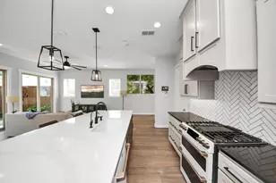 10954 Hewitt Cliff Ln, Houston, TX 77043 - Photo 27