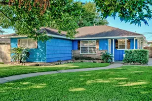 215 W 34th St, Hockley, TX 77018 - Photo 1