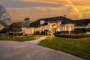 843 Royal Lakes Blvd, Richmond, TX 77469 - Photo 3