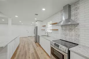 6130 Shadow Crest St, Houston, TX 77074 - Photo 11