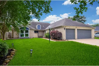 902 Rolling Mill Dr, Sugar Land, TX 77498 - Photo 1