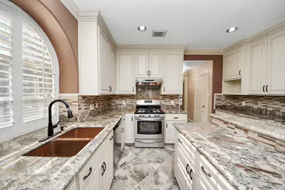 12827 Lindsey Lane, Stafford, TX 77477 - Photo 11