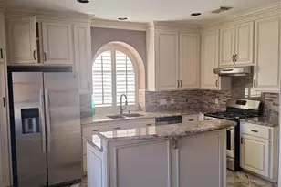 12827 Lindsey Ln, Stafford, TX 77477 - Photo 3