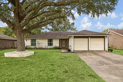 307 Brandywyne Drive, Friendswood, TX 77546 - Photo 1