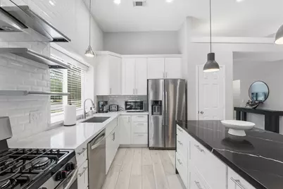 179 N Dreamweaver Circle, The Woodlands, TX 77380 - Photo 11