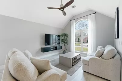 179 N Dreamweaver Circle, The Woodlands, TX 77380 - Photo 5