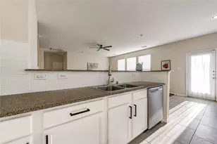 3106 Richland Spring Ln, Sugar Land, TX 77479 - Photo 11