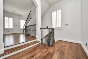 710 Jackson Hill St, Houston, TX 77007 - Photo 9