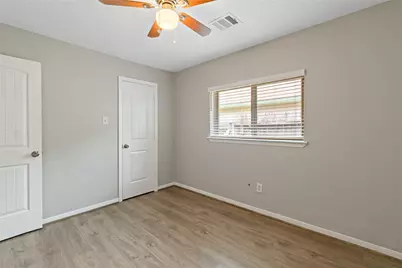 1019 Huntington, Pearland, TX 77584 - Photo 5