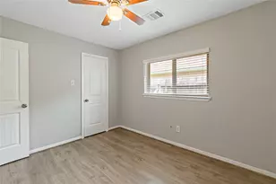 1019 Huntington, Pearland, TX 77584 - Photo 5