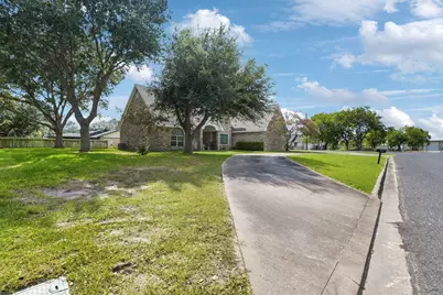 1615 Ambar Street, El Campo, TX 77437 - Photo 39