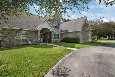 1615 Ambar Street, El Campo, TX 77437 - Photo 3