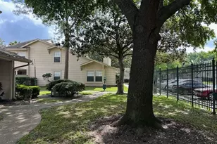 13046 Leader St, Houston, TX 77072 - Photo 15