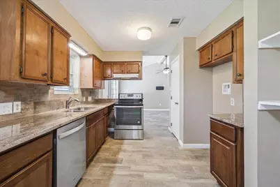 7806 Jonquil Drive, Texas City, TX 77591 - Photo 3