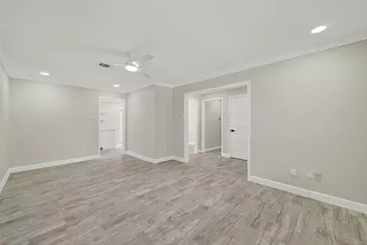 9642 Meadowglen Lane, Houston, TX 77063 - Photo 7