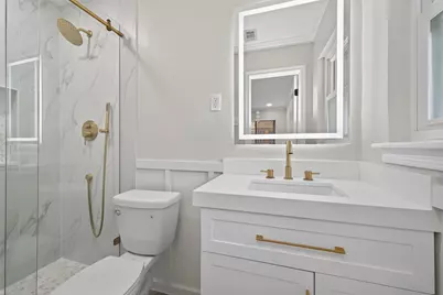 9642 Meadowglen Lane, Houston, TX 77063 - Photo 3