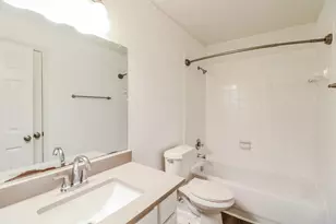 410 Cedar Lake Dr, League City, TX 77573 - Photo 11