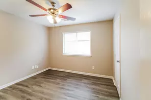 410 Cedar Lake Dr, League City, TX 77573 - Photo 9