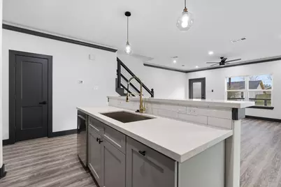 911 Panama Boulevard, Houston, TX 77009 - Photo 9