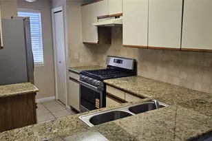 2810 Grants Lake Blvd, Sugar Land, TX 77479 - Photo 7