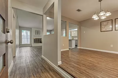 26 W Broken Oak Court, The Woodlands, TX 77381 - Photo 9