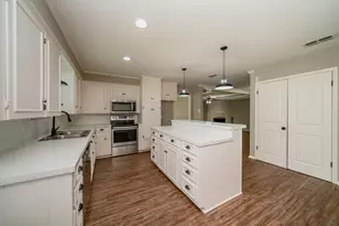 317 E Robinwood, White Oak, TX 75693 - Photo 13