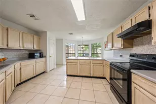 13527 Blue Marlin Ln, Houston, TX 77083 - Photo 15