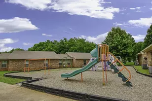 1308 Jacksonville Dr, Jacksonville, TX 75766 - Photo 5