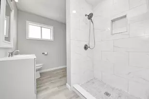 7906 Hammerly Blvd, Houston, TX 77055 - Photo 13